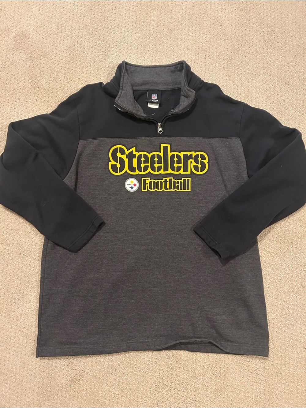 NFL Pittsburgh Steelers Men's Gray & Black Quarter-Zip Crewneck